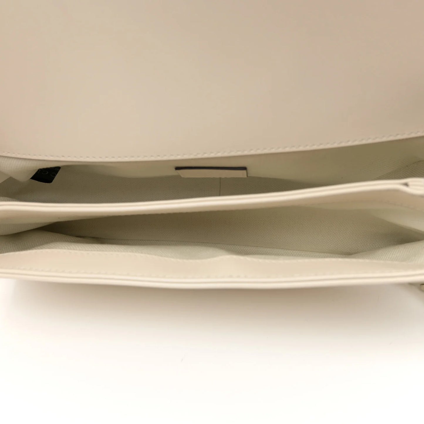 Gucci Marmont Monochrome Wit Small dames Schoudertas Matelassé • Preloved