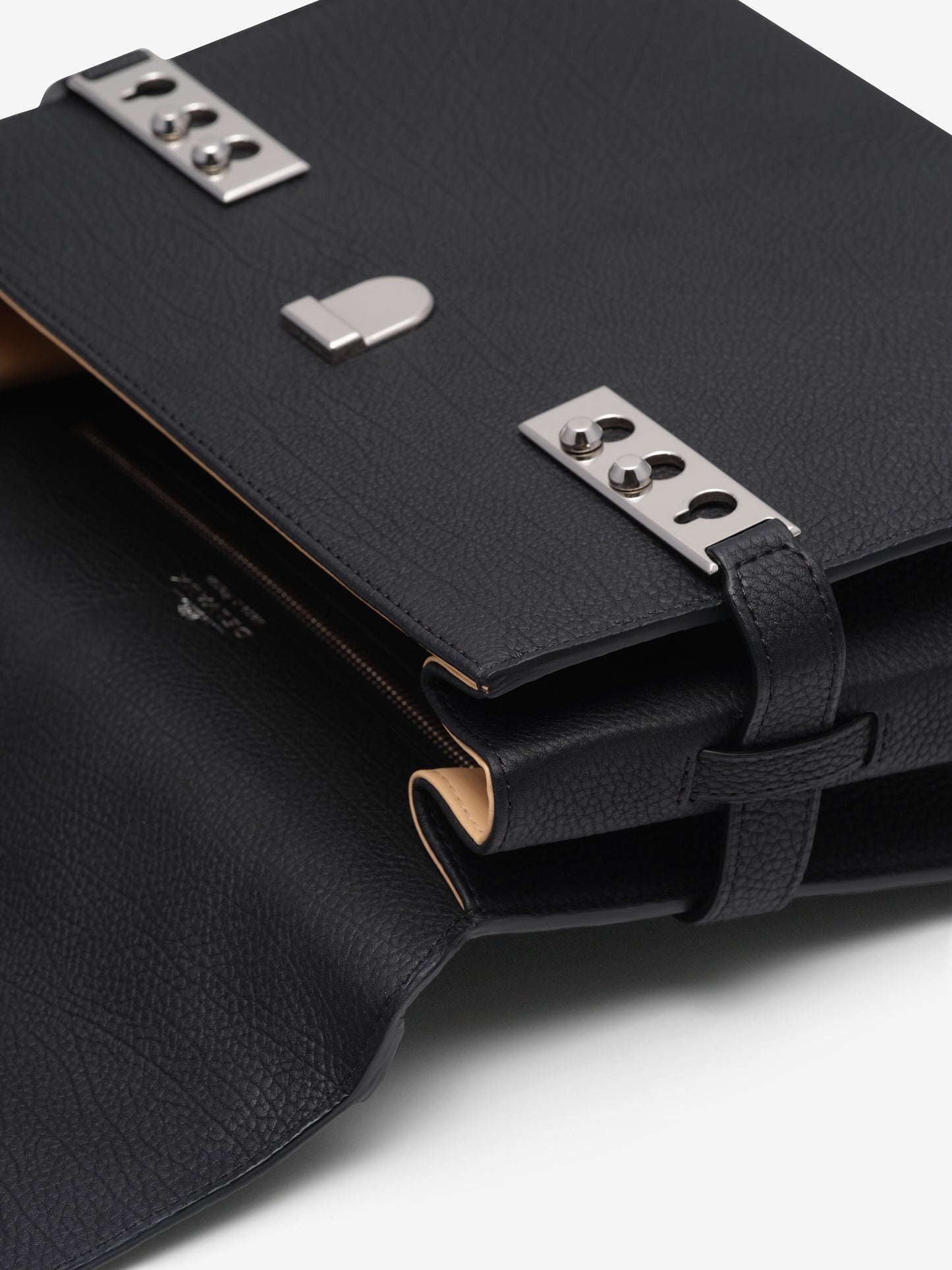 Delvaux Tempête MM Crispy Calf Leather (2023)