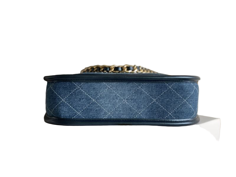 Chanel Denim Hobo Bag – Goudkleurige Hardware | Limited s24 Collectie