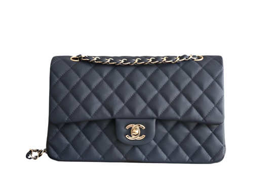 Chanel Classic Flap Bag Medium – Navy Blauw Caviar Leer met Gouden Hardware – Preloved Schoudertas 2023 collectie