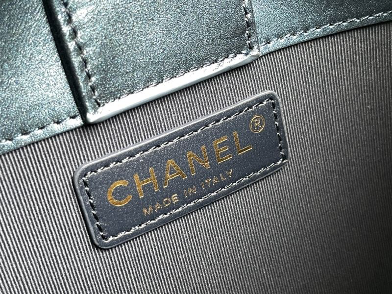 Chanel Denim Hobo Bag – Goudkleurige Hardware | Limited s24 Collectie