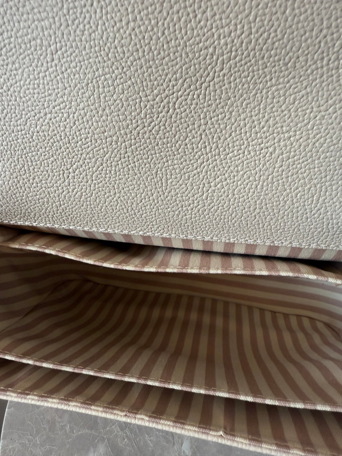 Louis Vuitton Pochette Metis Monogram Empreinte Eden M14977