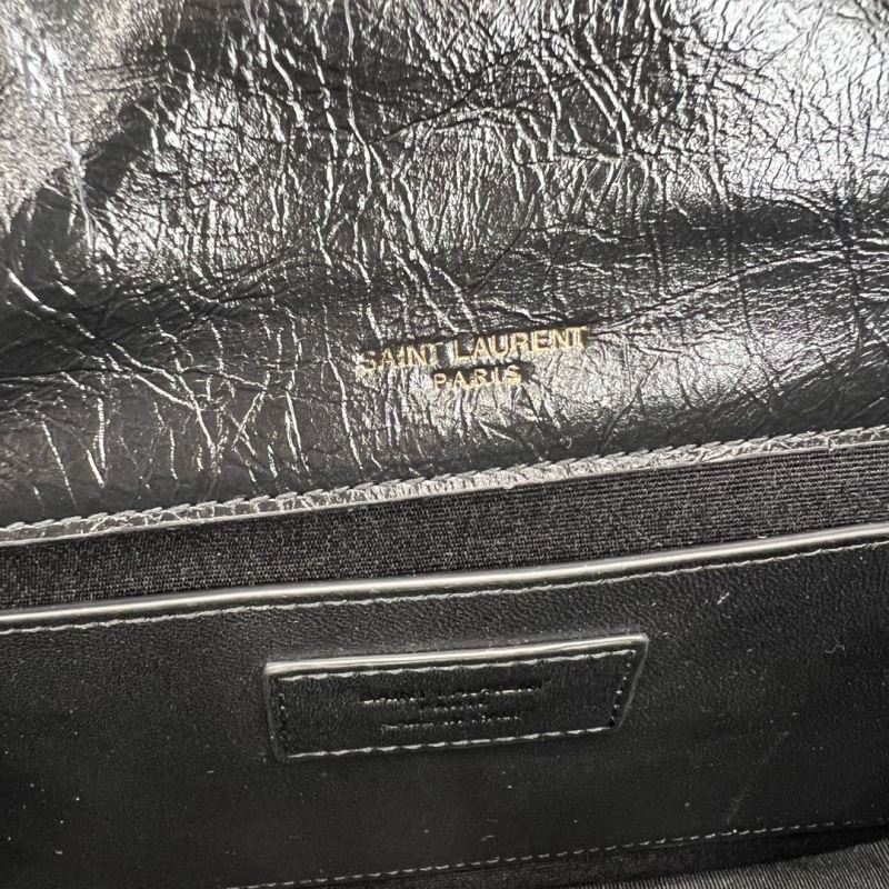 Saint Laurent Niki Baby Vintage Leather Slouchy Chain Tas Zwart