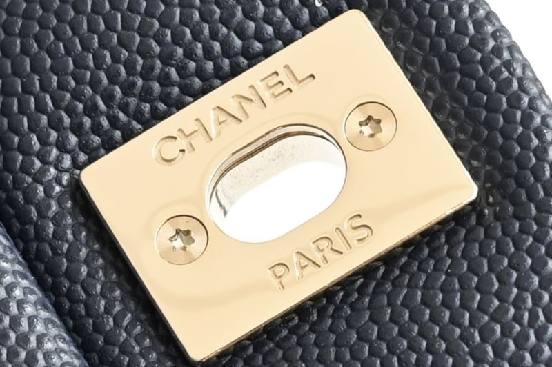 Chanel Classic Flap Bag Medium – Navy Blauw Caviar Leer met Gouden Hardware – Preloved Schoudertas 2023 collectie