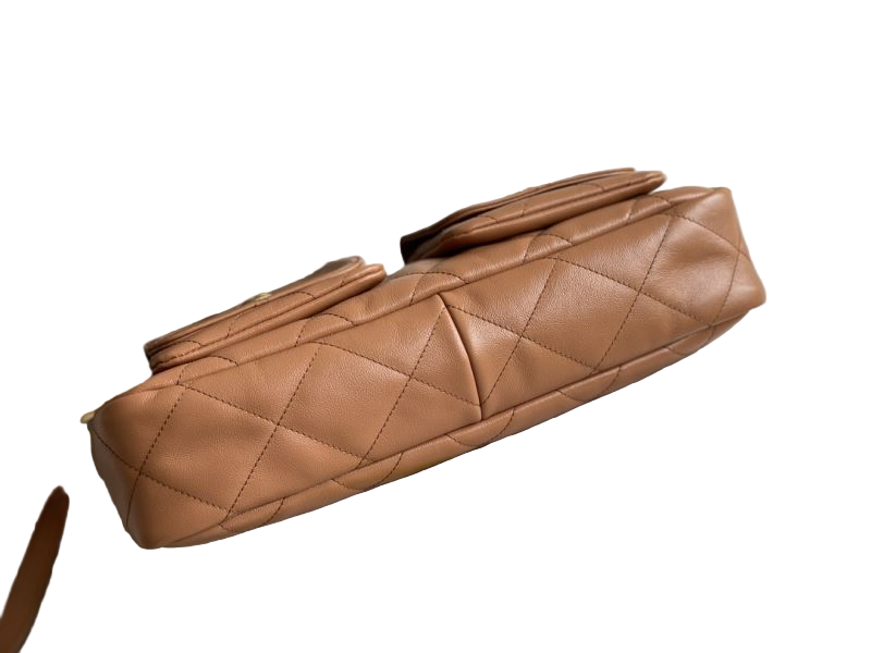 Chanel Double Pocket Hobo Bag Caramel schoudertas Calfskin | Brushed Gold Hardware