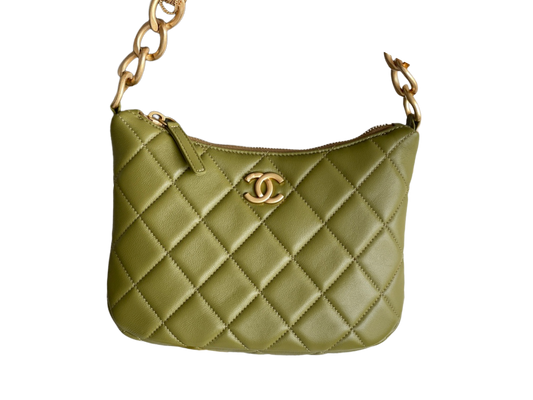Chanel Matelassé Chain-Strap schouder tas – Light Olive Lambskin met Goudkleurige Hardware | 2024-Collectie