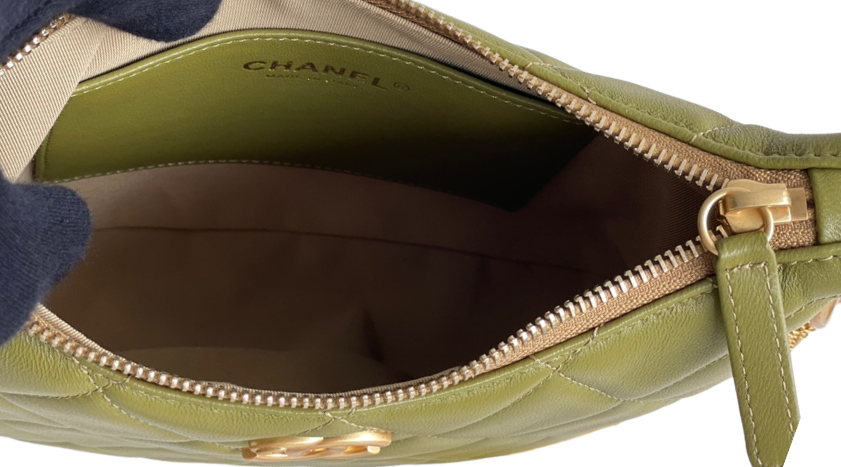 Chanel Matelassé Chain-Strap schouder tas – Light Olive Lambskin met Goudkleurige Hardware | 2024-Collectie