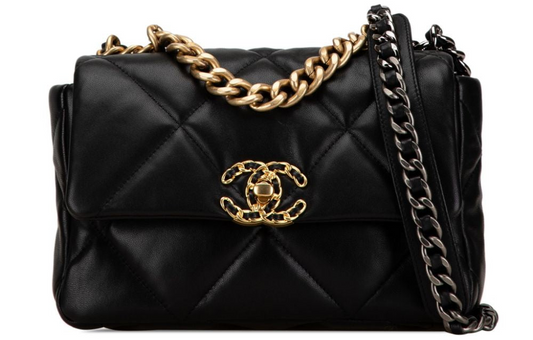 Chanel Small 19 Flap Bag Zwart Lamsleer 2023
