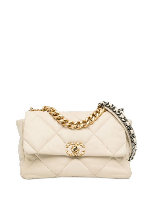 Chanel Small 19 Flap Bag Wit Lamsleer (2021)